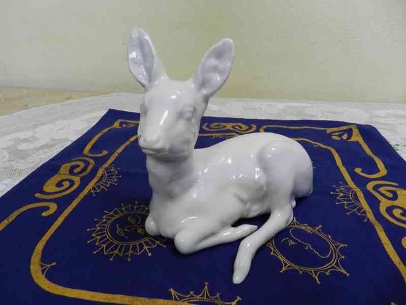 Hezká stará bílá soška Srnec Srnka Březová  - foto 2