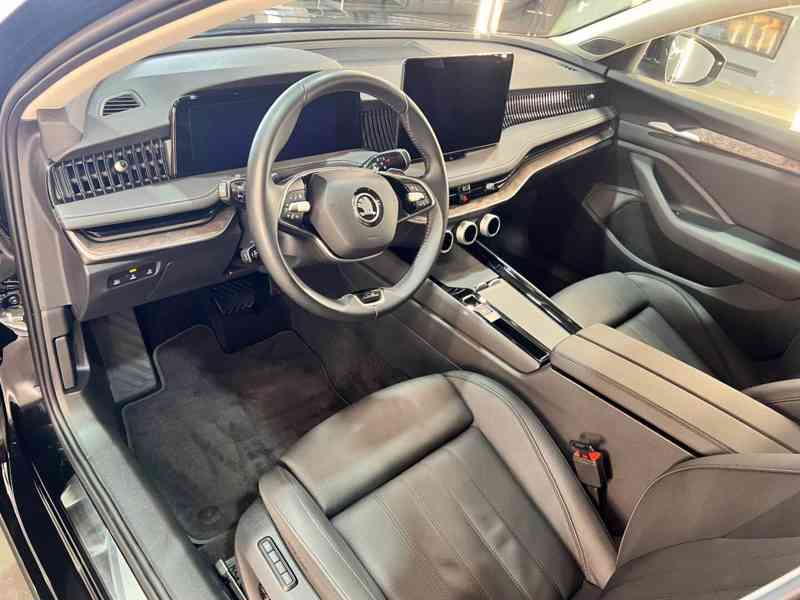 ŠKODA SUPERB - foto 7