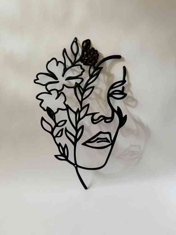Obličej ženy - kovová nástěnná dekorace - foto 1