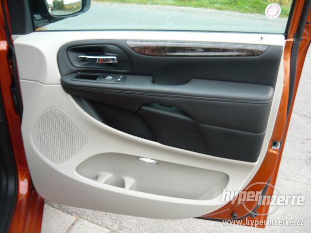 Dodge Grand Caravan 3,6 VVT 211KW Stown Go TOP 2011  AKCE !! - foto 12