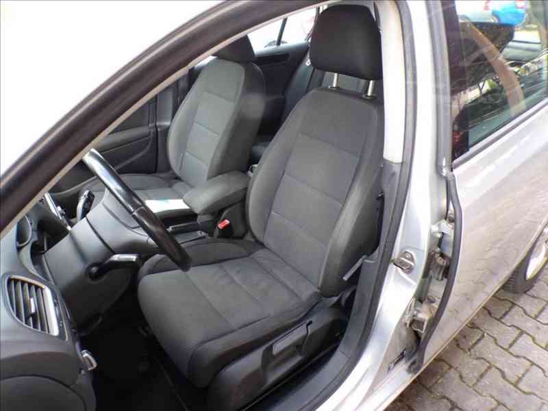 Volkswagen Golf 1,4 16V COMFORT - foto 9