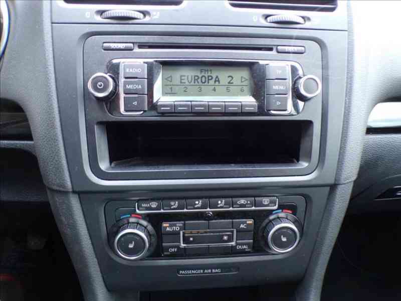 Volkswagen Golf 1,4 16V COMFORT - foto 7