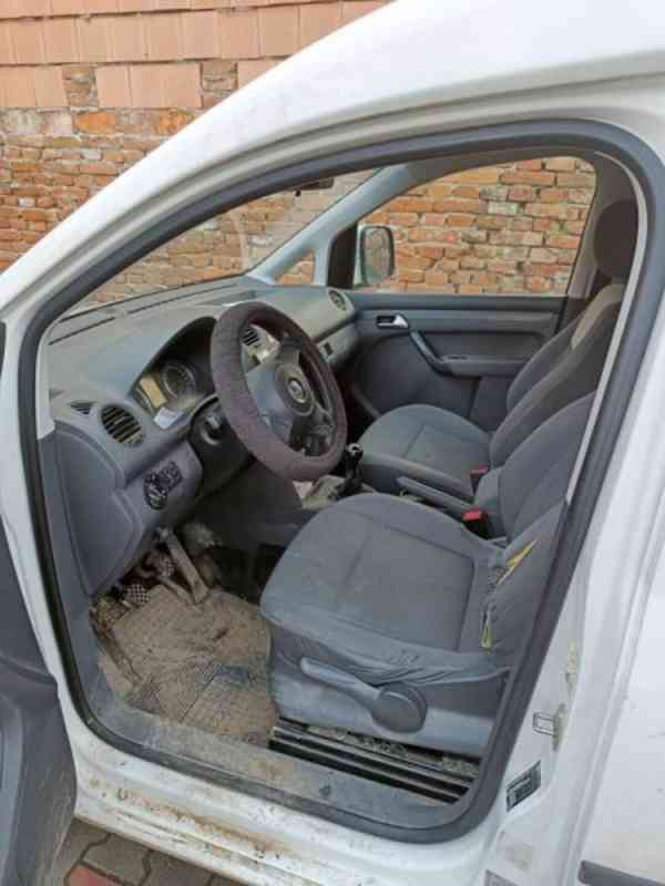 VW Caddy kombi 1.6D 75kW - foto 6