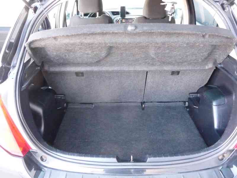 Toyota Yaris 1,3 VVT-i, 73 kW, rok 4/2012, STK 5/2028 - foto 10