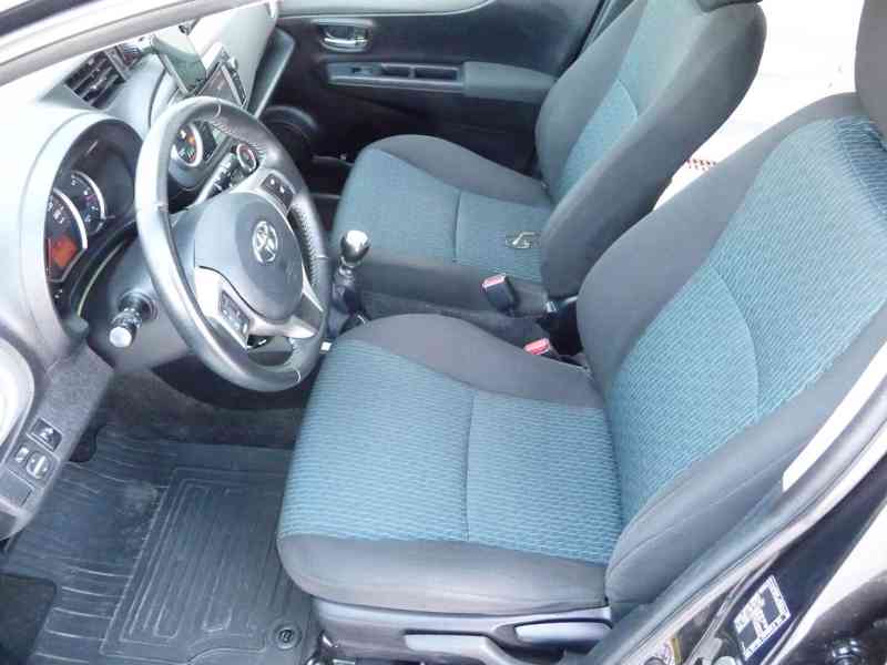 Toyota Yaris 1,3 VVT-i, 73 kW, rok 4/2012, STK 5/2028 - foto 8