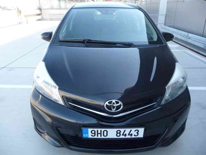 Toyota Yaris 1,3 VVT-i, 73 kW, rok 4/2012, STK 5/2028 - foto 7