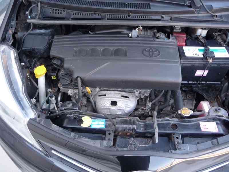 Toyota Yaris 1,3 VVT-i, 73 kW, rok 4/2012, STK 5/2028 - foto 12