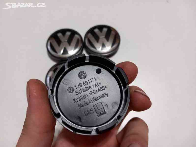 Středové krytky Vw, 56x52mm, chrom logo 1J0 601 171 - foto 3