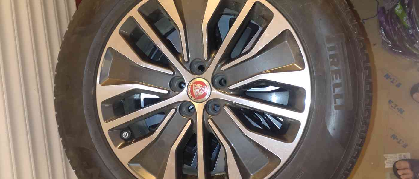 ALU kola na Jaguár  - foto 1