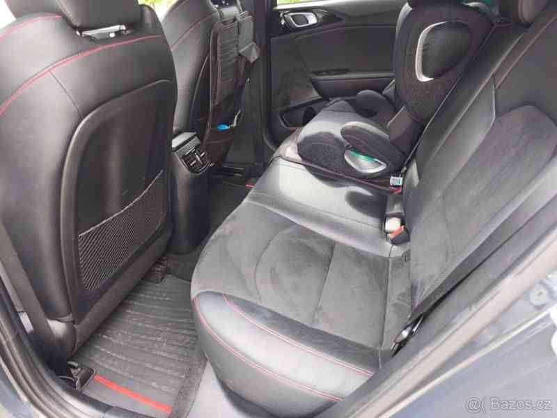 Kia ProCeed 1,6   GT | TOP výbava | Tažné | - foto 14