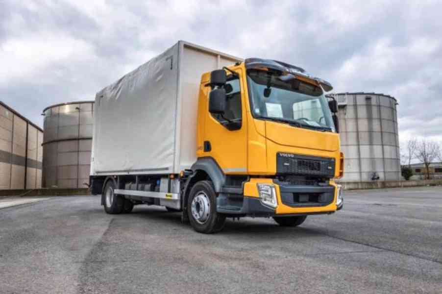 12t Volvo ZÁNOVNÍ valník s plachtou + Palfinger - foto 2