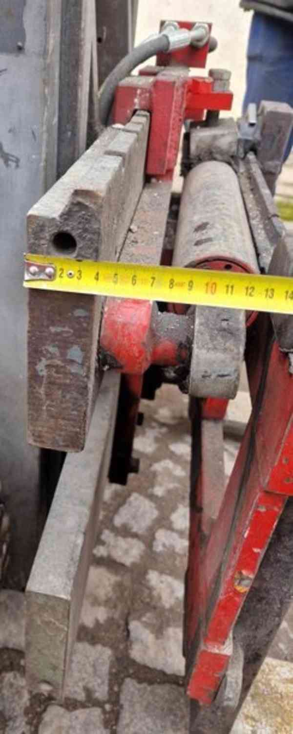 Otočné zařízení na vysokozdvižné vozíky  - foto 6