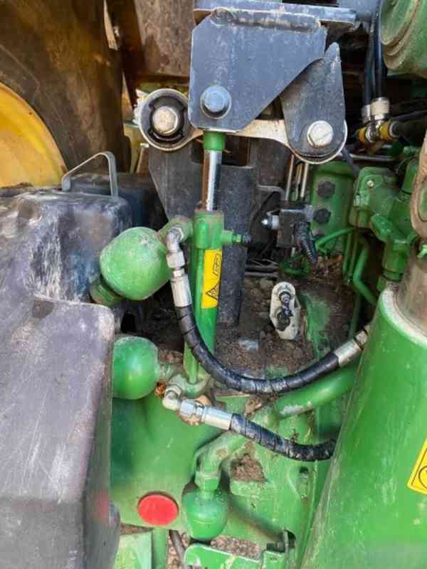 traktor John Deere 6250R - foto 5