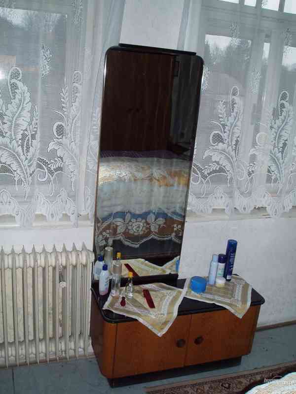 Prodám nábytek z masívního dřeva v pěkném stavu - foto 4