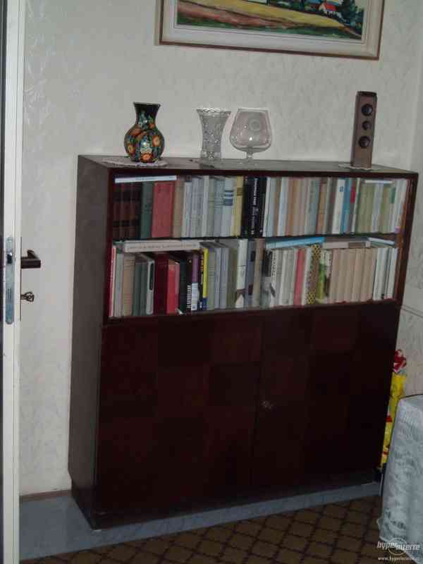 Prodám nábytek z masívního dřeva v pěkném stavu - foto 8
