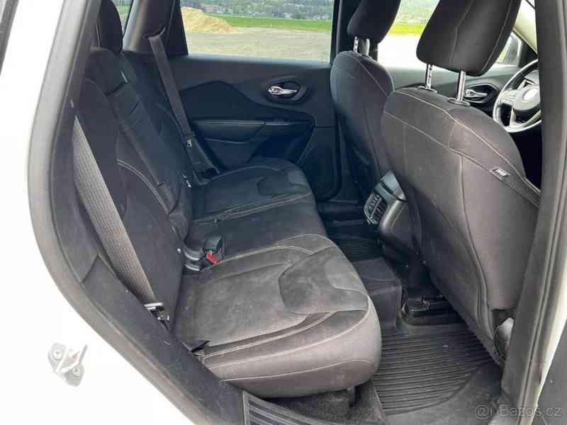 Jeep Cherokee 2,0   183 557km, + letní kola - foto 13