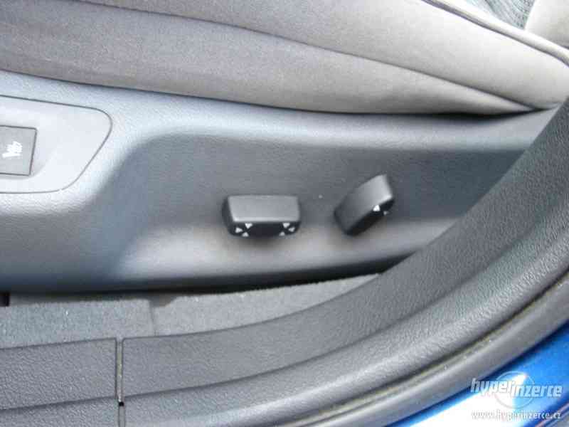 Peugeot 407 2,2 i (koup.v čr,serviska) r.v.2006 (LPG 2012) - foto 12