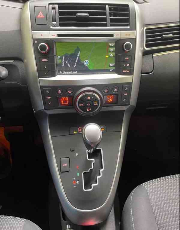 Toyota Verso 1,8i Aut. Comfort benzín 108kw - foto 10