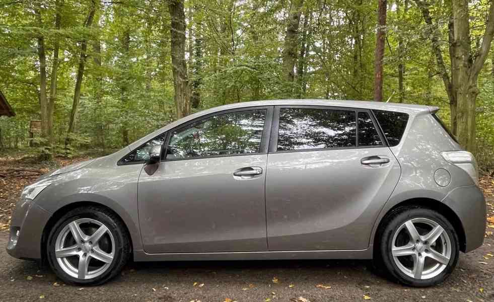 Toyota Verso 1,8i Aut. Comfort benzín 108kw - foto 3
