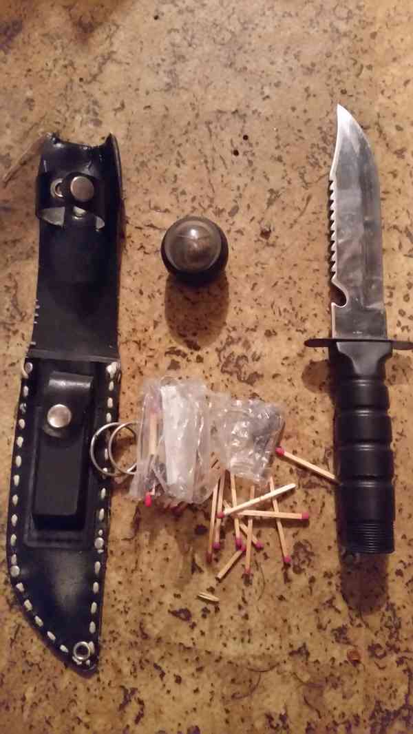 Otvírací nožíky Mikov a Rambo nůž - foto 6
