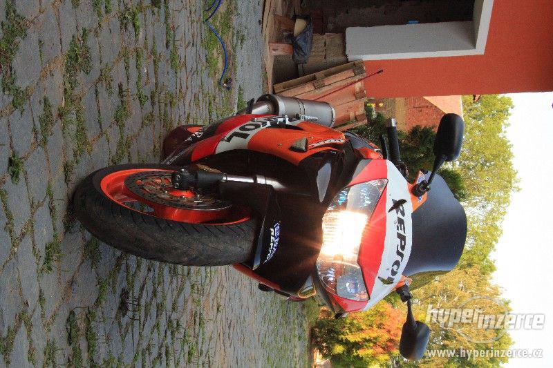 HONDA CBR 929RR Repsol - foto 2