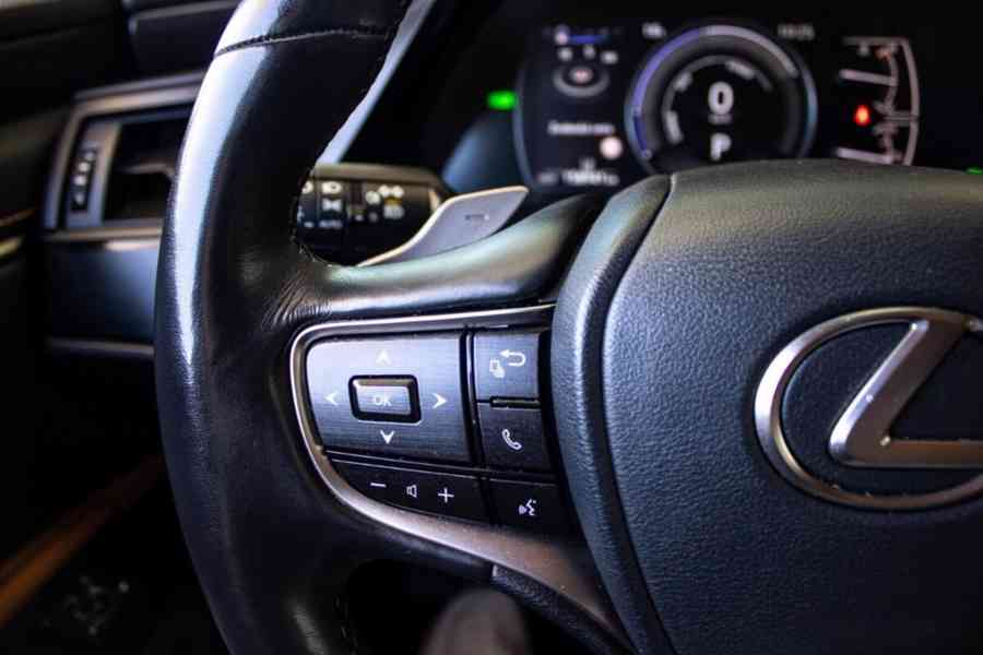 Lexus ES300h - foto 16