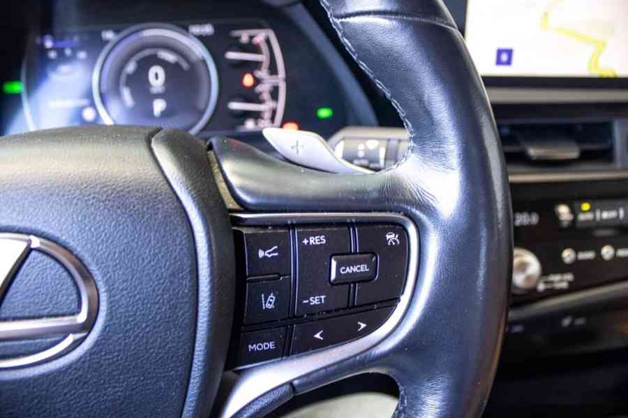 Lexus ES300h - foto 17