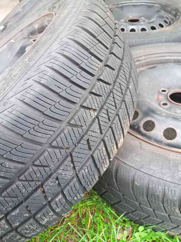 Pneu+disky zimní 205/55 r16 Ford. - foto 3