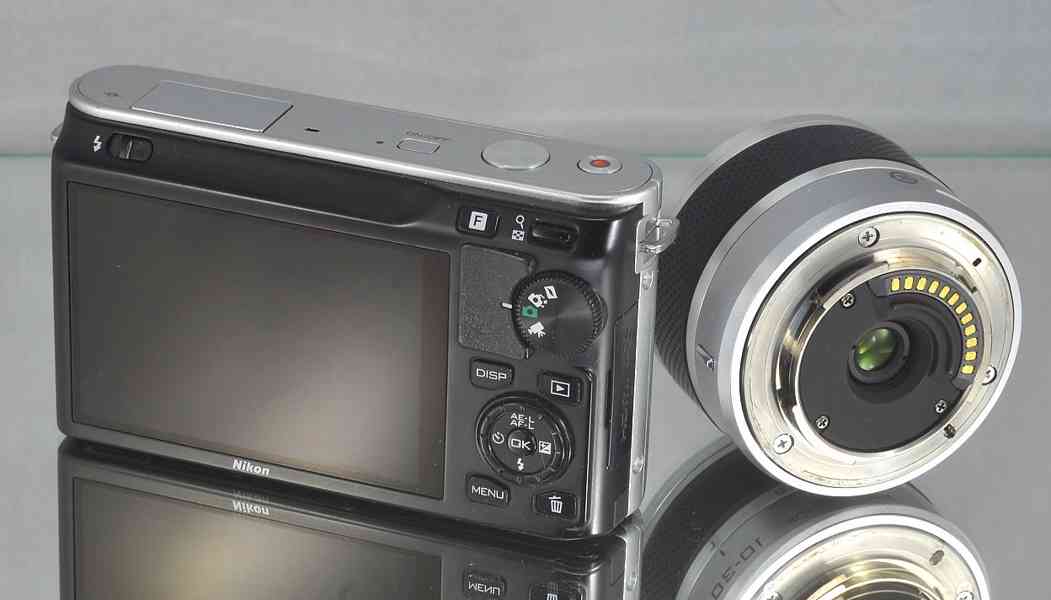 Nikon 1J1+10-30mm VR 10,1 Mpix*full HDV*  3200 Exp. - foto 5