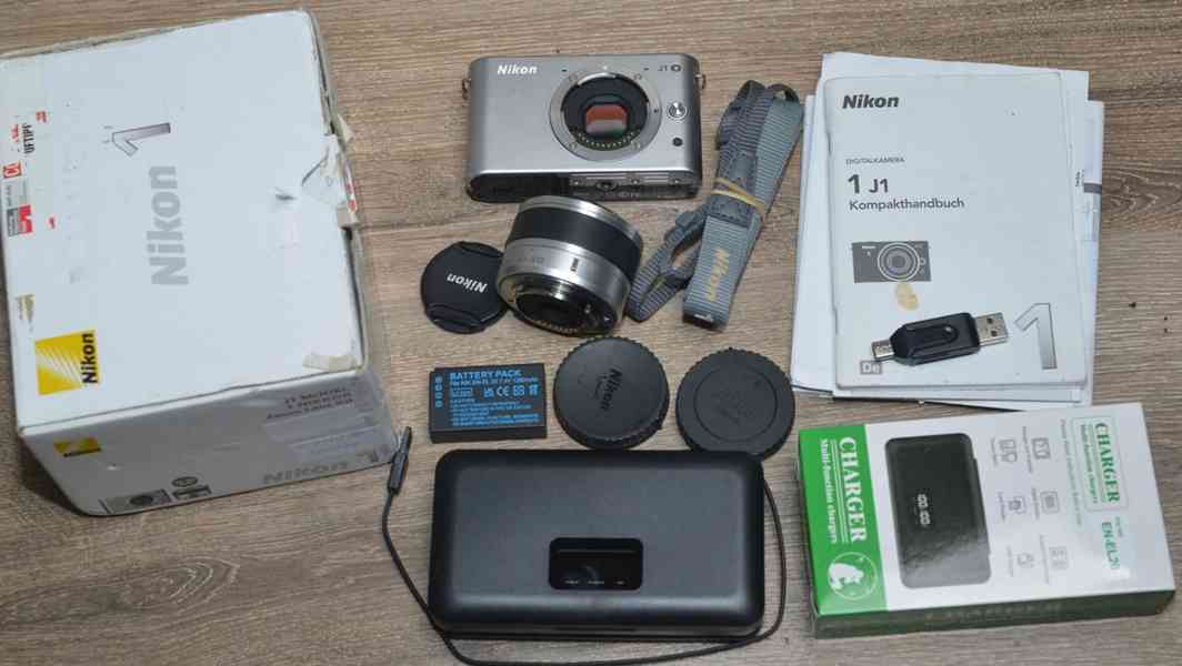 Nikon 1J1+10-30mm VR 10,1 Mpix*full HDV*  3200 Exp. - foto 3