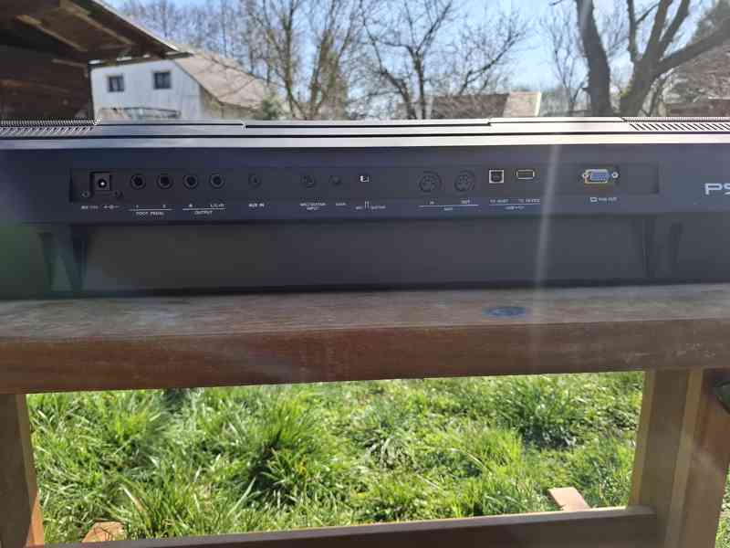 Prodám klávesy Yamaha psr S975 - foto 3