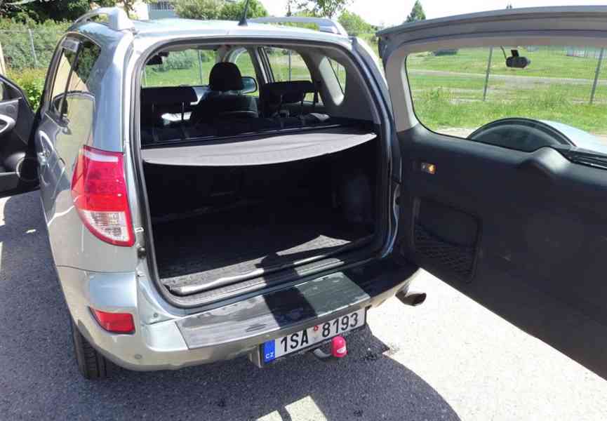 Toyota Rav4 2.2 D-D4 r.v.2006 4x4 (100 kw) stk:9/2027 - foto 19