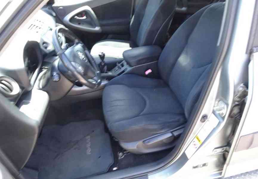 Toyota Rav4 2.2 D-D4 r.v.2006 4x4 (100 kw) stk:9/2027 - foto 17