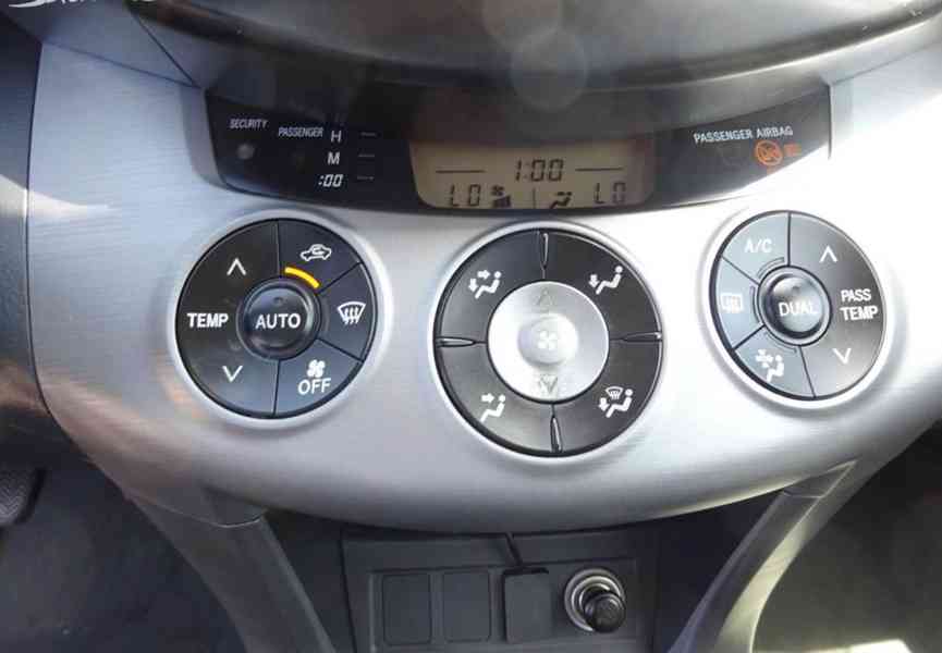Toyota Rav4 2.2 D-D4 r.v.2006 4x4 (100 kw) stk:9/2027 - foto 13