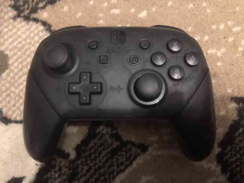 Nintendo Switch Pro Controller - foto 1