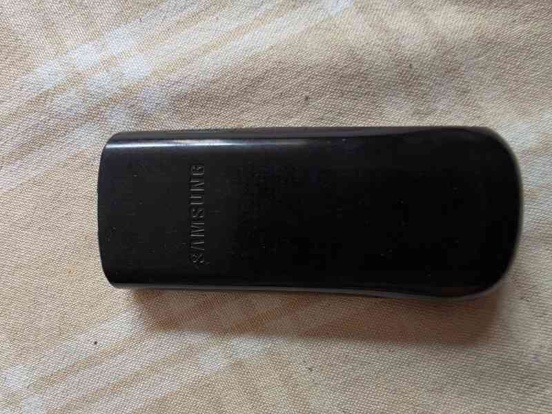 Mobilní tlačítkový telefon Samsung GT-E1170 - foto 2