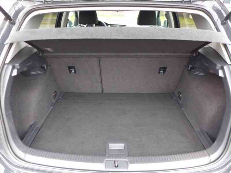 Volkswagen Golf 1,2 TSI HIGHLINE, 1.MAJITEL - foto 8