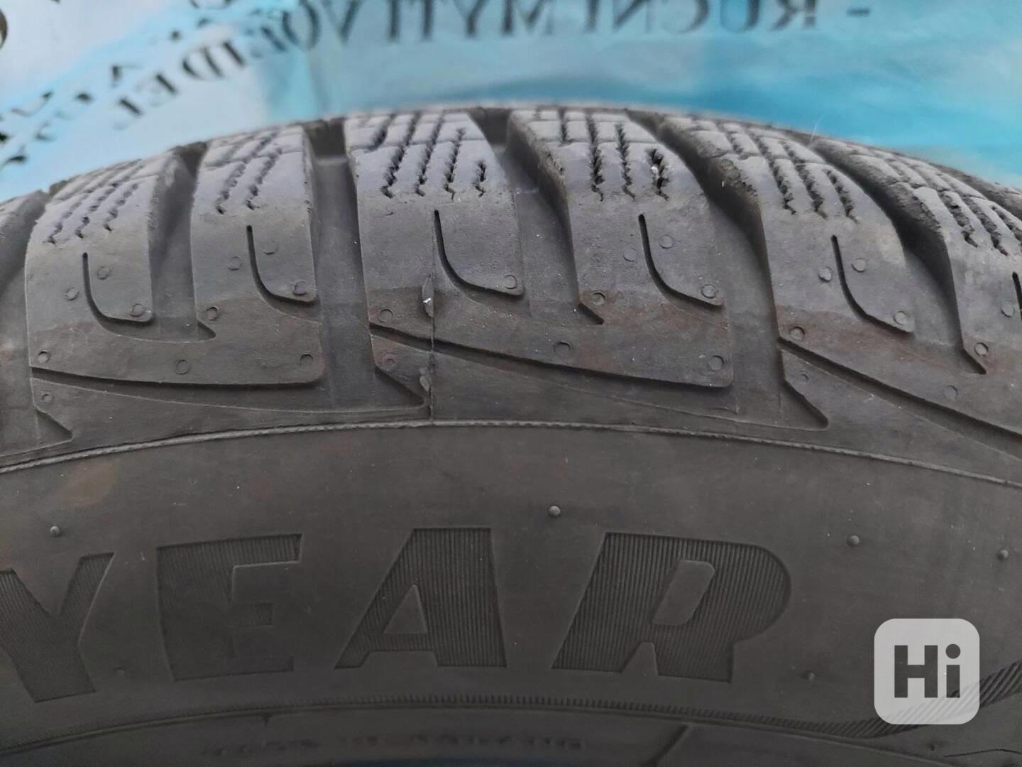 Zimní pneu GOODYEAR 215/65R16 - foto 1
