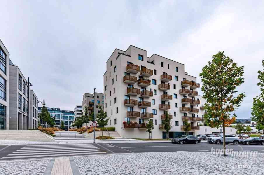 Luxusní byt 3+kk, 92 m2, dvě terasy, 2 parkovací místa, sklep, Rezidence Waltrovka - foto 6