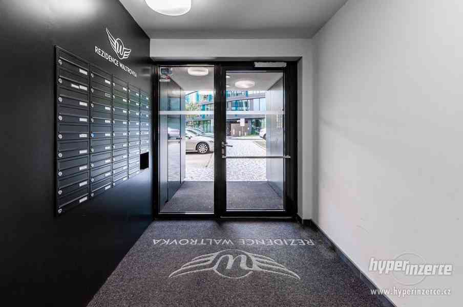 Luxusní byt 3+kk, 92 m2, dvě terasy, 2 parkovací místa, sklep, Rezidence Waltrovka - foto 8