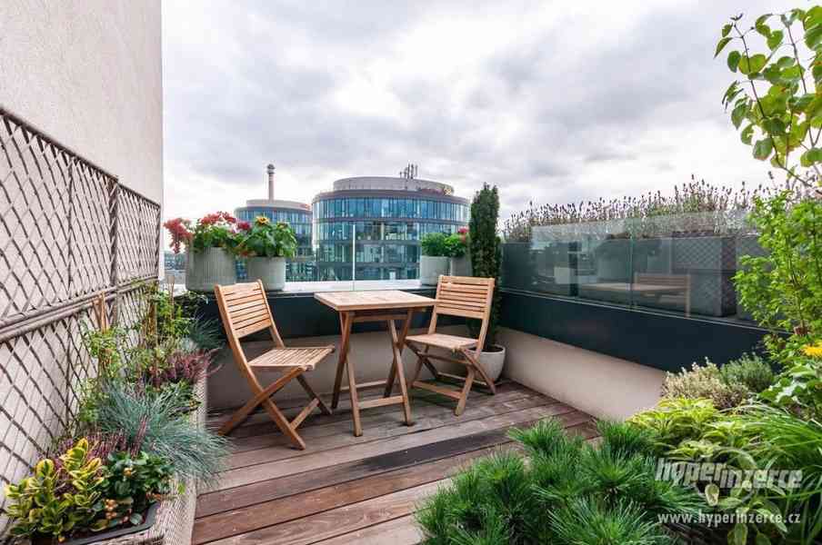 Luxusní byt 3+kk, 92 m2, dvě terasy, 2 parkovací místa, sklep, Rezidence Waltrovka - foto 16