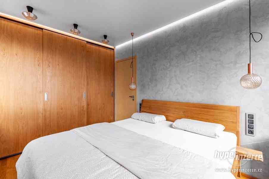 Luxusní byt 3+kk, 92 m2, dvě terasy, 2 parkovací místa, sklep, Rezidence Waltrovka - foto 19