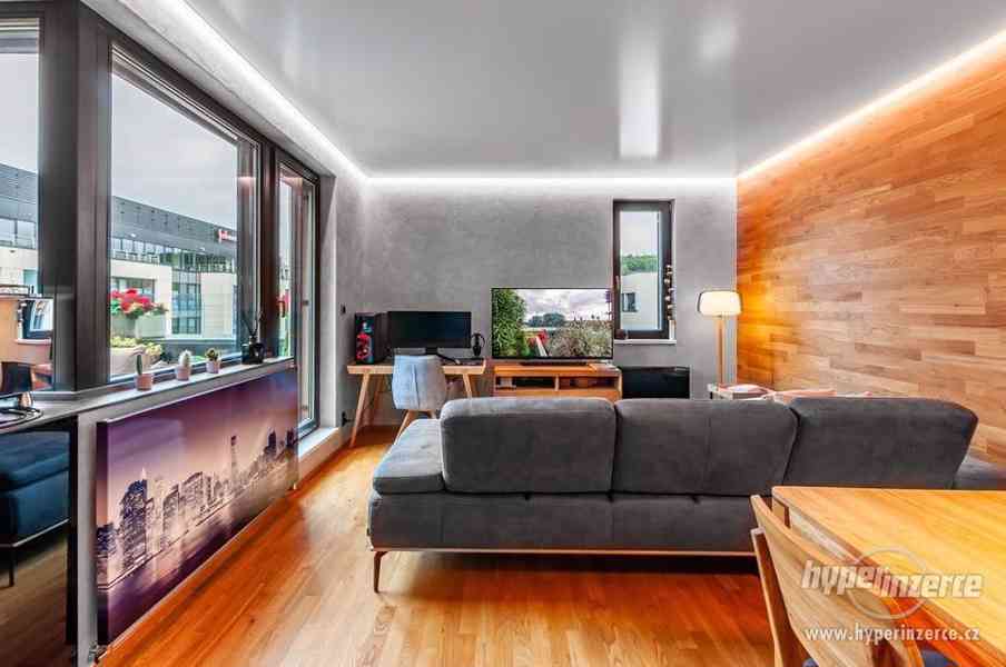 Luxusní byt 3+kk, 92 m2, dvě terasy, 2 parkovací místa, sklep, Rezidence Waltrovka - foto 21