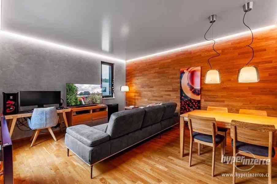 Luxusní byt 3+kk, 92 m2, dvě terasy, 2 parkovací místa, sklep, Rezidence Waltrovka - foto 24