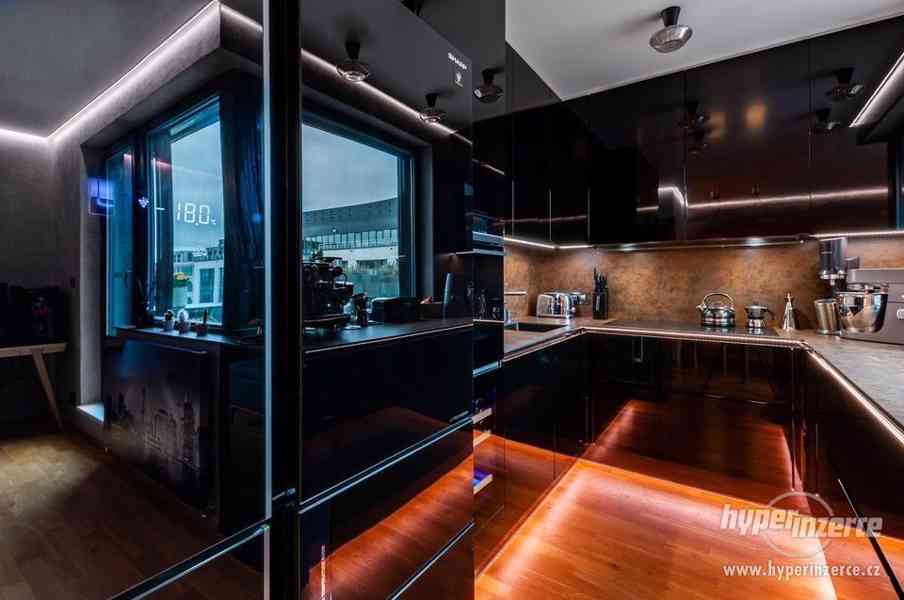 Luxusní byt 3+kk, 92 m2, dvě terasy, 2 parkovací místa, sklep, Rezidence Waltrovka - foto 26