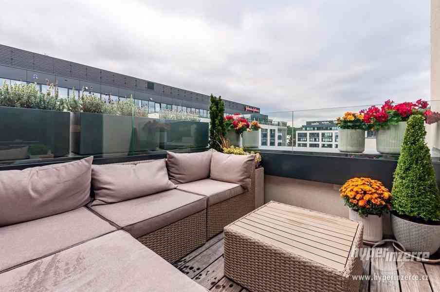 Luxusní byt 3+kk, 92 m2, dvě terasy, 2 parkovací místa, sklep, Rezidence Waltrovka - foto 28