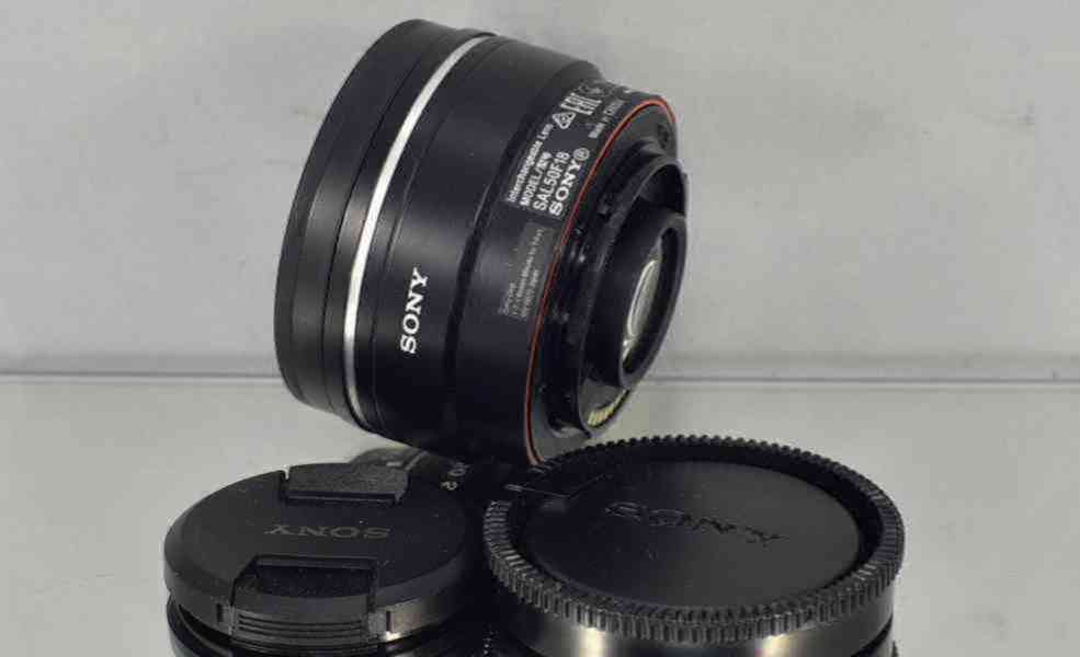 Sony DT 50mm f/1,8 SAM **APS-C*Pevný*50mm - foto 3