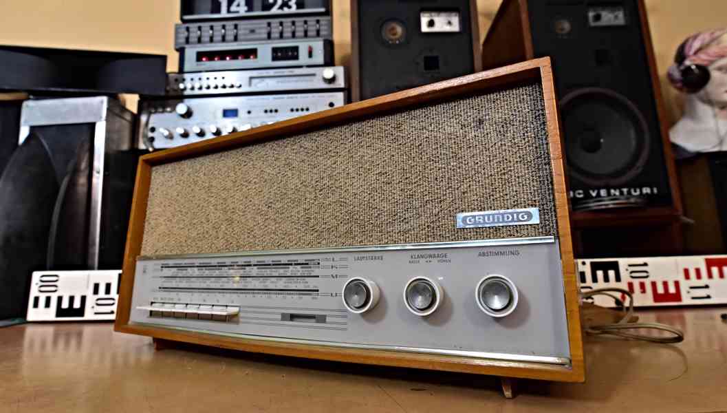 GRUNDIG 3030H - elektronkové rádio, Německo 1963 - foto 1