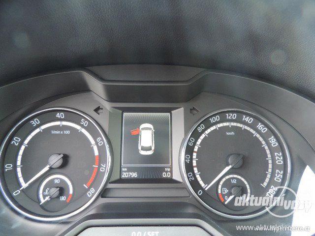 Škoda Octavia 2.0, benzín, automat, r.v. 2014, navigace, kůže - foto 34