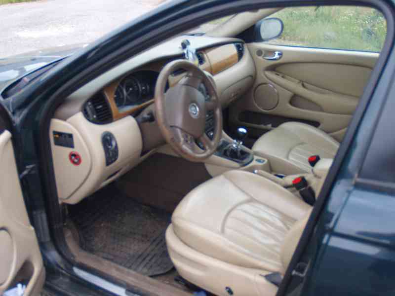 auto Jaguar - foto 5